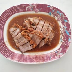 หมูกรอบ (กับข้าว) จานใหญ่