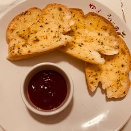 Toasty โทสต์พิซซ่าและโทสต์ไข่เยิ้มลาวา