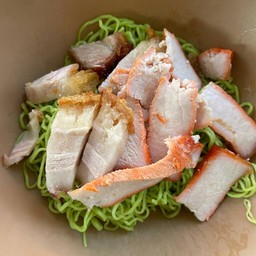 บะหมี่หมูแดงหมูกรอบ