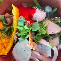 แก้วก๋วยเตี๋ยวปลาอินทรีย์(ในวัดหลวงพ่ออี๋สัตหีบ)