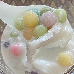 ขนมไทยบ้านคุณยายน้อย