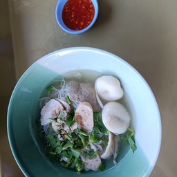 ก๋วยเตี๋ยวลูกชิ้นปลา ธรรมดา
