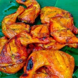 ไก่ย่างโต๊ะปาเก ตลาดมาหานครไนท์มาร์เก็ต