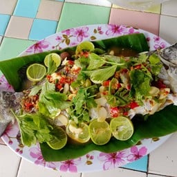 บ่อตกปลาน้องสาวป่าน+อาหารทะเลและตามสั่ง