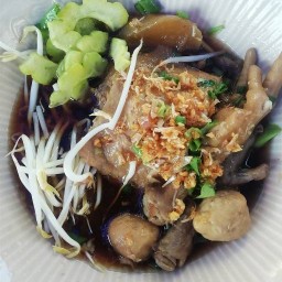 ก๋วยเตี๋ยวไก่มะระเจ๊ณีหาดวอน