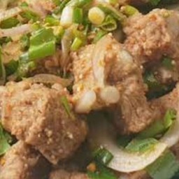 น้ำตกกระดูกอ่อนหมู