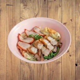 ชาย4บะหมี่เกี๊ยว & ข้าวหมูแดงหมูกรอบ ลาซาล8