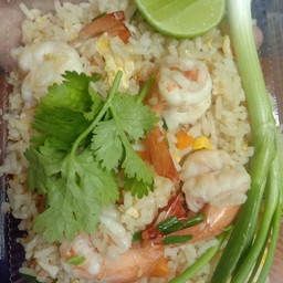 ข้าวผัดกุ้งสด