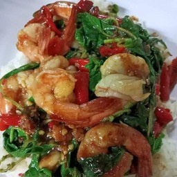 กะเพรากุ้งจาน