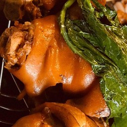 ข้าวขาหมู ข้าวมันไก่ เฮียเจมส์
