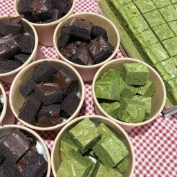 บราวนี่ ช้อค ชาเขียว