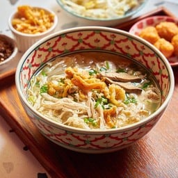 ก๋วยเตี๋ยวไก่ฉีกน้ำใส