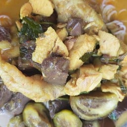 ขนมจีน แกงเขียวหวาน เป็นชุด