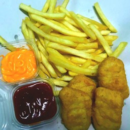 เฟรนฟรายชีส&นักเก็ตไก่"ครัวสีฟ้า"