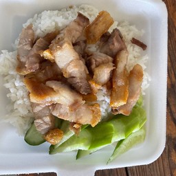 ข้าวหมูกรอบทอดน้ำปลา