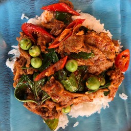 พริกแกงเป็ดราดข้าว