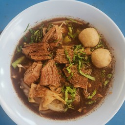 ก๋วยเตี๋ยวหมูน้ำตก น้ำใส ครัวป้าบัติ