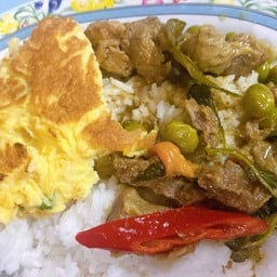 ข้าวราดแกงเนื้อ,ไข่เจียว