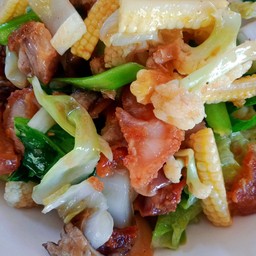 ผัดผักรวมราดข้าว