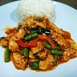 ข้าวราดผัดพริกแกง