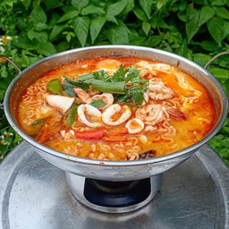 มาม่าต้มยำหม้อไฟ