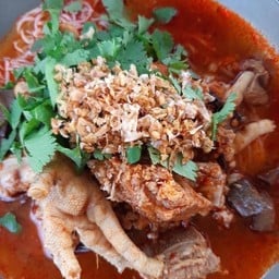 ขนมจีน น้ำเงี้ยว เป็นชุด