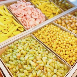 ปลาหมึกย่าง&ลูกชิ้นย่าง&ผลไม้ดอง /ส้มตำอุบลฯ