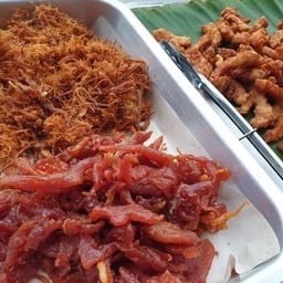 ข้าวเหนียว หมูฝอย + หมูหวาน