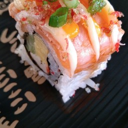 วาตาชิ ซูชิเบิร์น ตลาดไนท์
