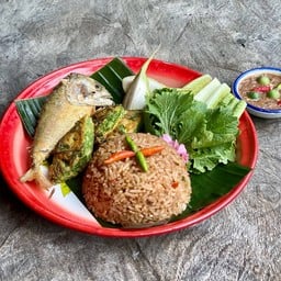 ข้าวผัดน้ำพริกกะปิปลาทู(Shrimp Paste Fried Rice)