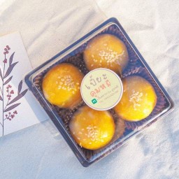 ข้าวไข่เจียวandเปี๊ยะลาวา by คูมหมี สาขา 2