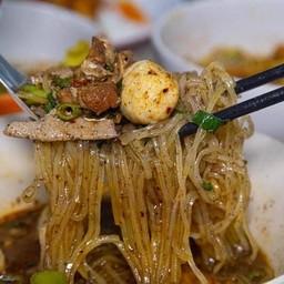 เส้นเล็ก หมูตุ๋น ลูกชิ้น ตับ