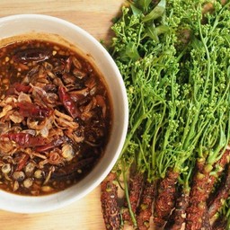 สะเดา+น้ำปลาหวาน