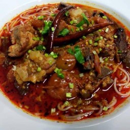 ข้าวซอยเจียงฮาย โพธิ์แก้ว