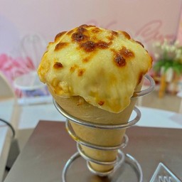 พิซซ่าโคนผักโขมอบชีส