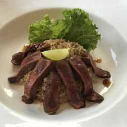 ข้าวผัดมันเนื้อยากินิกุ