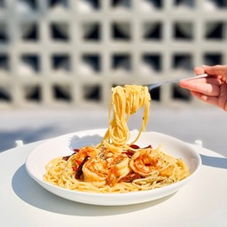 สปาเกตตีผัดพริกแห้งกุ้ง