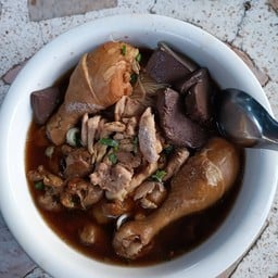 ก๋วยเตี๋ยวไก่ตุ๋น "รัณ O_Cha"