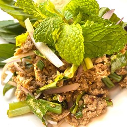 ลาบปลาทูน่า  ลาบปลาดุก (โปรดระบุ)