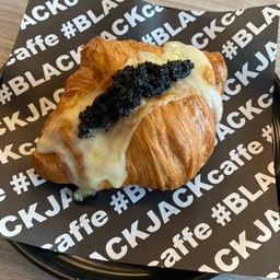 BLACK truffle Mozzarella Croissant