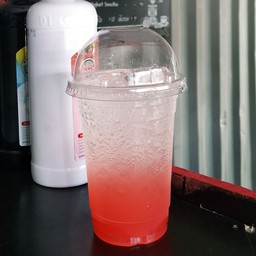 สตอเบอรี่โซดา