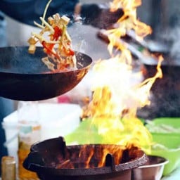 ครัวจ่ากุ้ง อาหารตามสั่ง