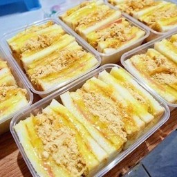 แซนวิสโบราณ ( ไก่หยอง ) 🥪