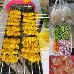 หมูสะเต๊ะกะทิสด