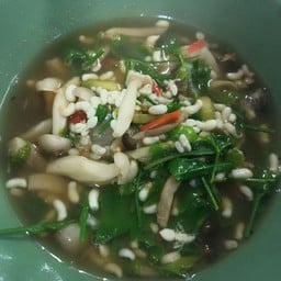 แกงไข่มดแดงใส่ผักหวาน