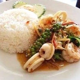 ข้าวผัดฉ่าทะเล
