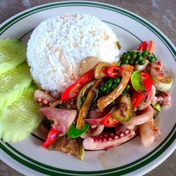 เจ๊เปีย!!ผัดกะเพราจี๊ดจ๊าด (ครัวคำเป็งอาหารตามสั่ง)