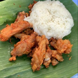 ข้าวเหนียวปีกไก่ผสมเอ็นไก่