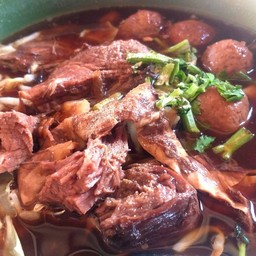 ก๋วยเตี๋ยวเนื้อตุ๋น (ธรรมดา)