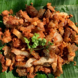 ขีด หมูทอดกระเทียม+หมูสามชั้น